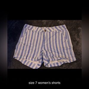 Low Rise midi shorts Size 7